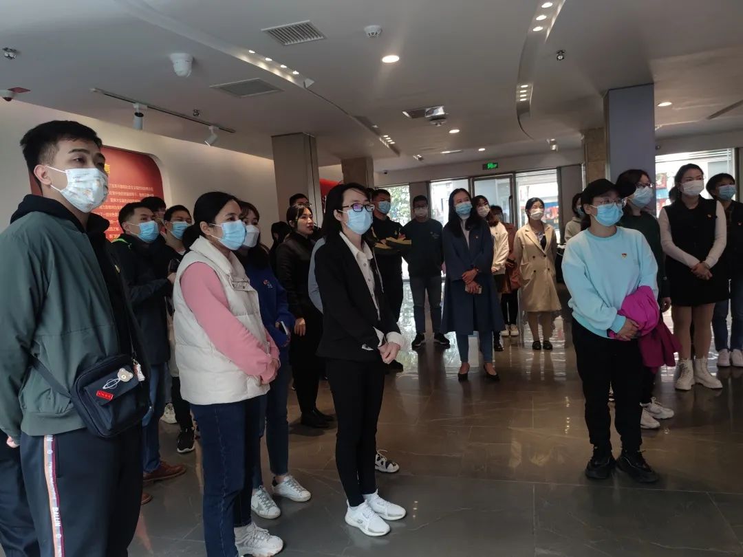 参观1.jpg 参观1.jpg