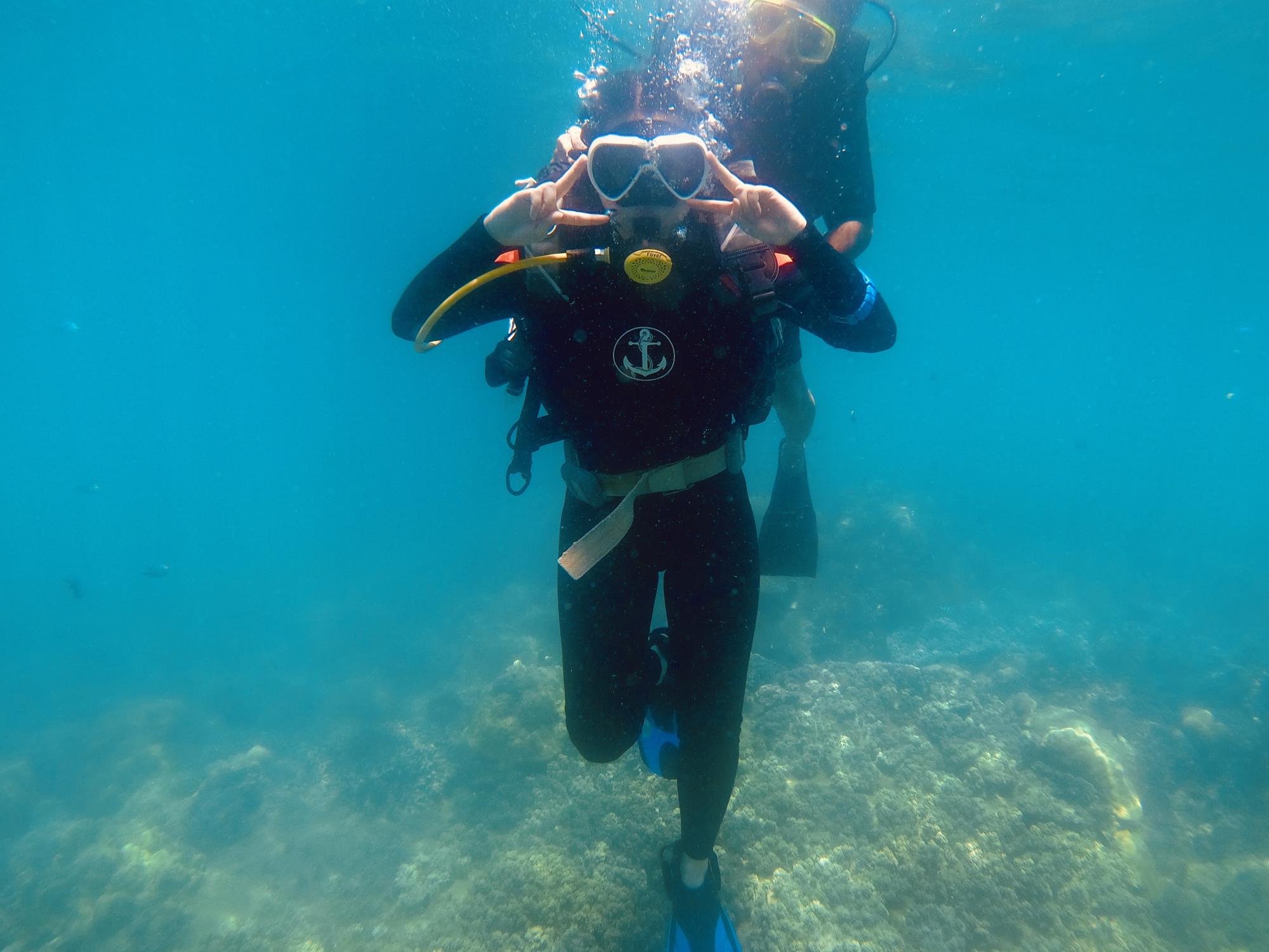 我与“22”一起潜水.jpg 我与“22”一起潜水.jpg